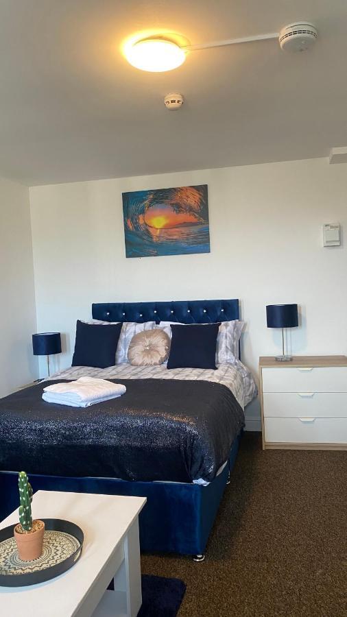 Appartamento Bv Cosy Studio Eleven At Deighton Huddersfield Esterno foto
